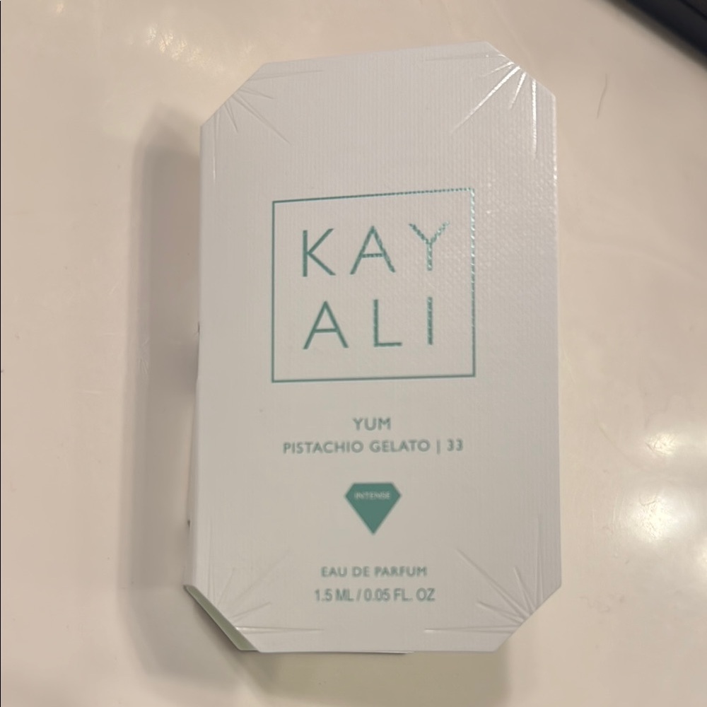 HUDA BEAUTY Kayali Yum Pistachio Gelato EDP travel spray 1.5ml